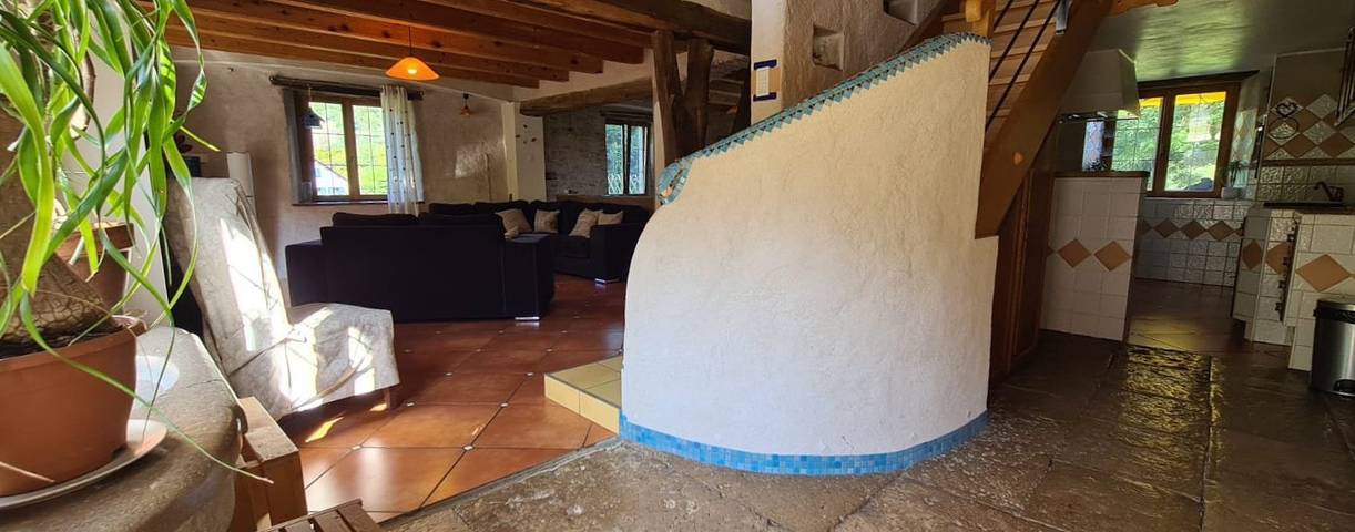 Gîte pour 10 personnes, avec jardin et terrasse dans le Doubs - 4