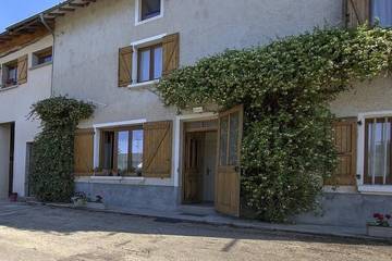 Gîte pour 4 personnes, avec jardin à Chazey-sur-Ain