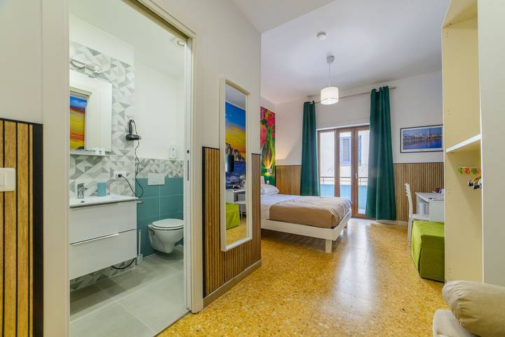 Apartamento vacacional entero, Apartamento de vacaciones para 3 personas con balcón in Sorrento, Sorrento Coast