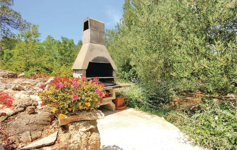Ganze Ferienwohnung, Gemütliches Apartment am Strand mit Terrasse und Parkplatz – 100 m vom Strand entfernt in Račišće (Dalmatien), Korcula