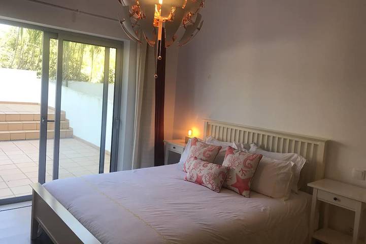 Ganze Wohnung, Apartment mit Blick auf den Atlantik und die Ria Formosa sowie einer privaten, 50 m² großen Terrasse! in Moncarapacho e Fuseta, Parque Natural da Ria Formosa