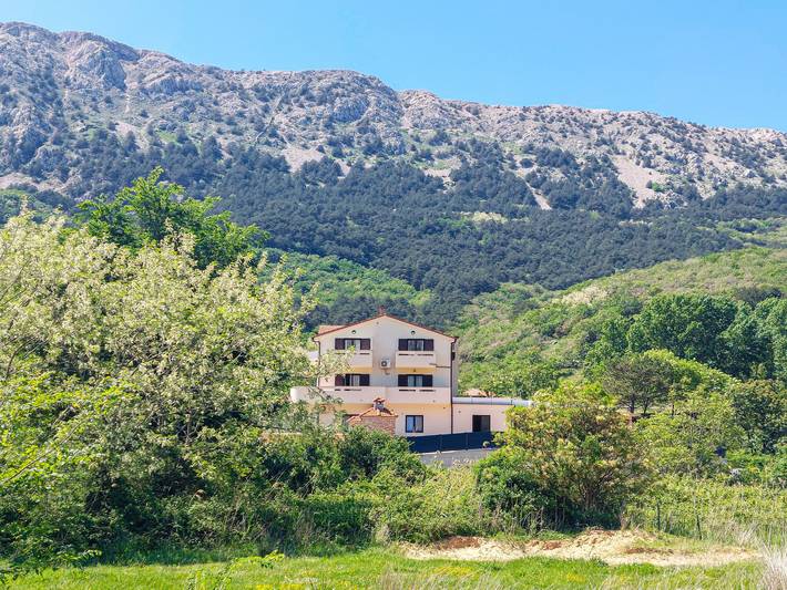 Ferienwohnung für 4 Personen, mit Balkon und Terrasse sowie Garten in Baska - 2