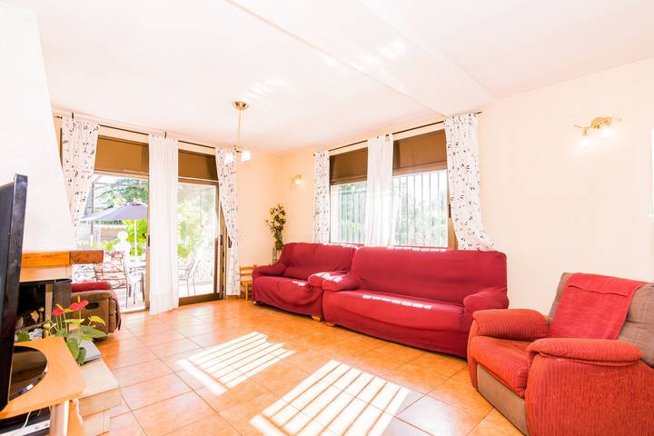 Location de vacances pour 10 personnes, avec jardin et terrasse, animaux acceptés à Tordera - 4