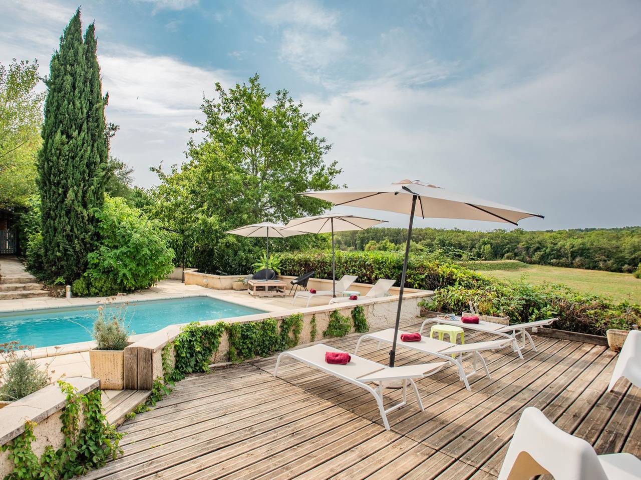 Gîte familial confortable avec piscine commune in Dégagnac, Lot