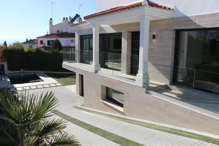 Villa pour 6 personnes, avec vue ainsi que jardin et piscine - 1