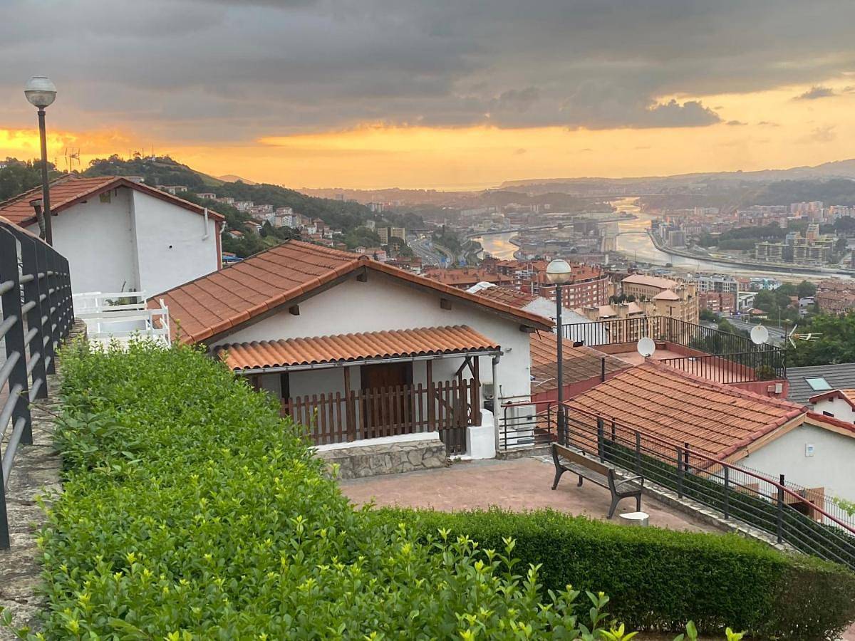 Two-Bedroom House in Bilbao, Vizcaya