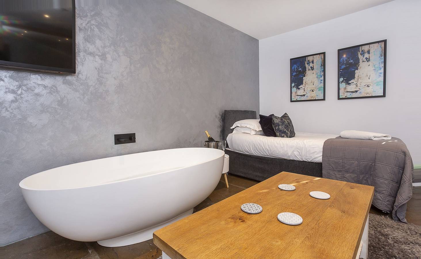 Converted stable room 2  in York, Yorkshire