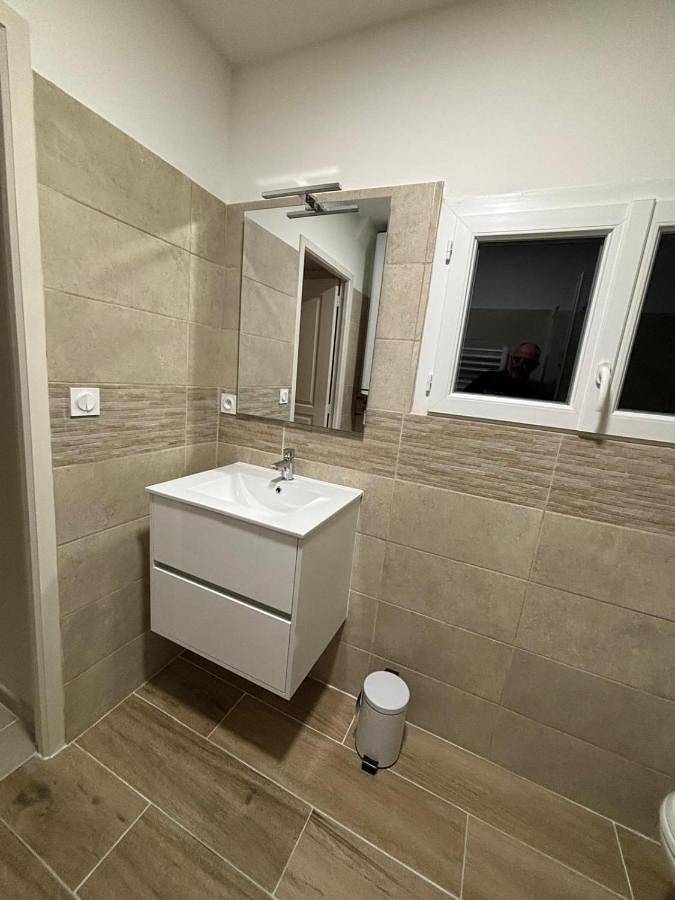 Location de vacances pour 6 personnes, avec terrasse et jardin dans Airan - 2