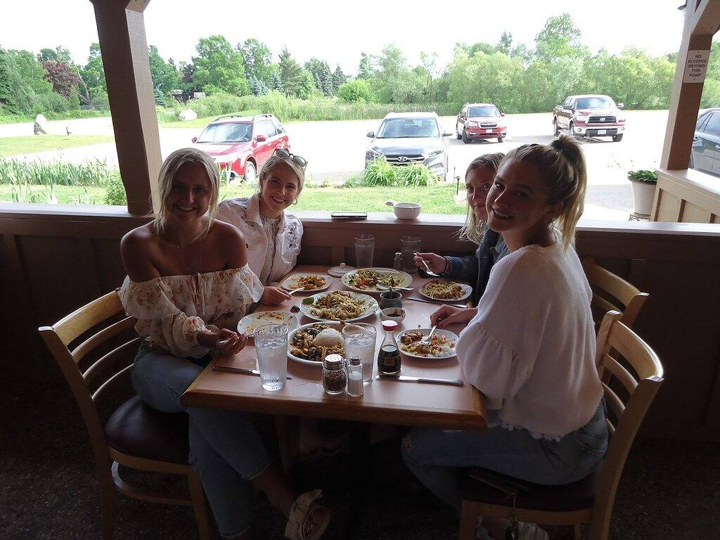 Ganze Wohnung, Bleiben Sie im Herzen der Weinprobenregion von Leelanau. Ansichten zu Traverse Bay in Leelanau County