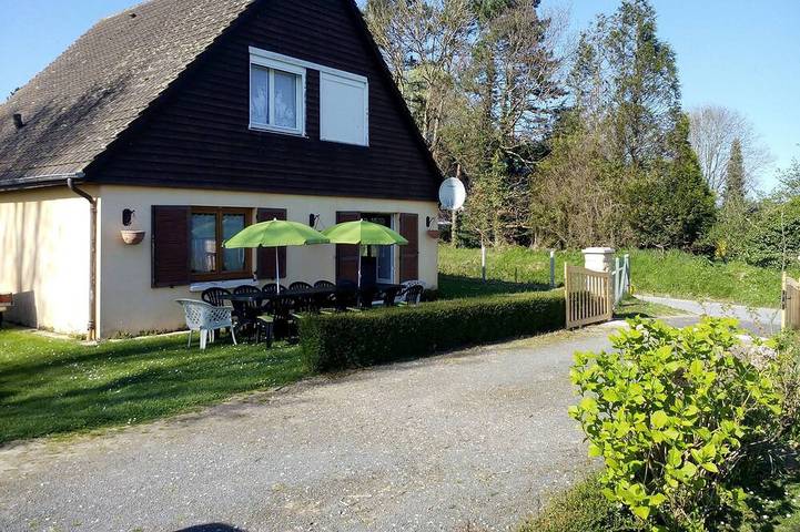 Location de vacances pour 15 personnes, avec terrasse et jardin à Saint-Riquier-ès-Plains