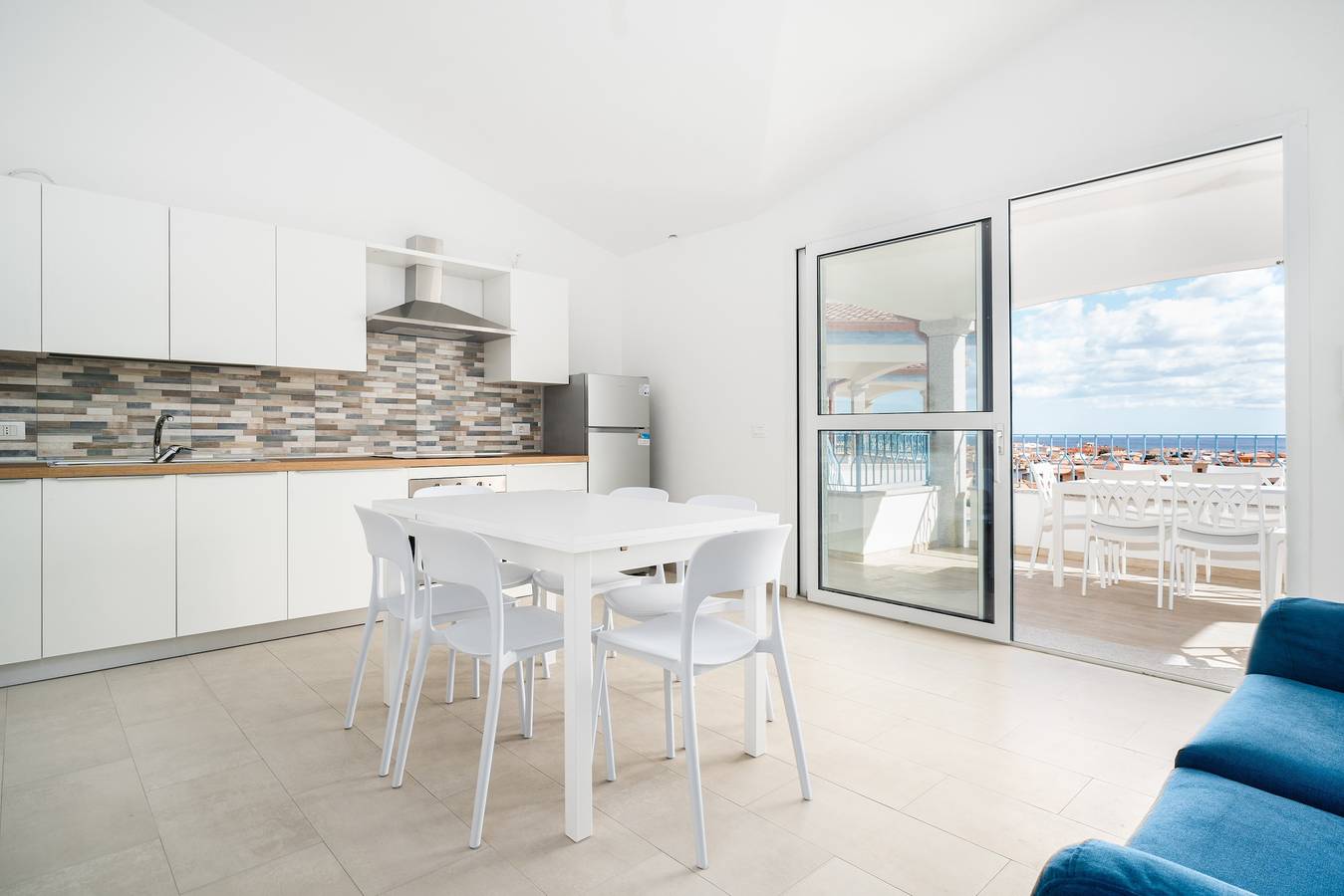 Holiday Home 'Girasole' with Sea View, Private Terrace & Air Conditioning in La Caletta, Siniscola