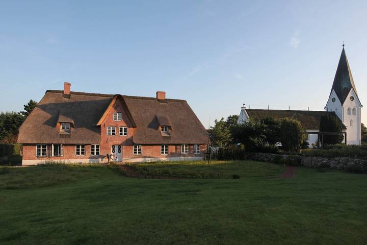 Ferienwohnung für 4 Personen, mit Garten und Seeblick sowie Terrasse in Nebel