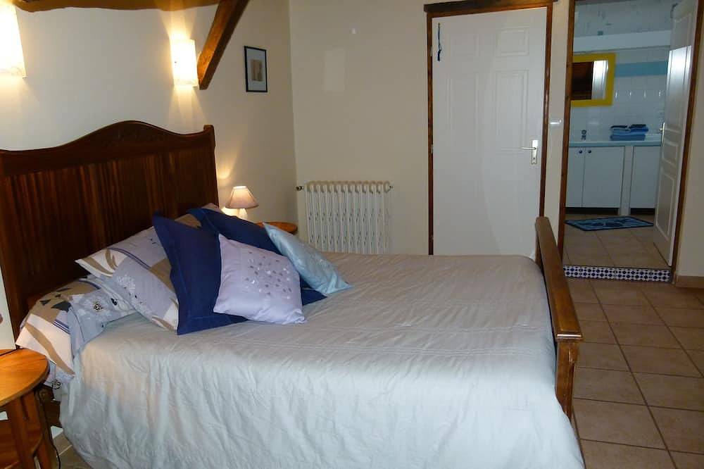 Gîte avec piscine, campagne et wifi 8 personnes et 2 bébés, animaux de la ferme. in Eymet, Périgord Pourpre