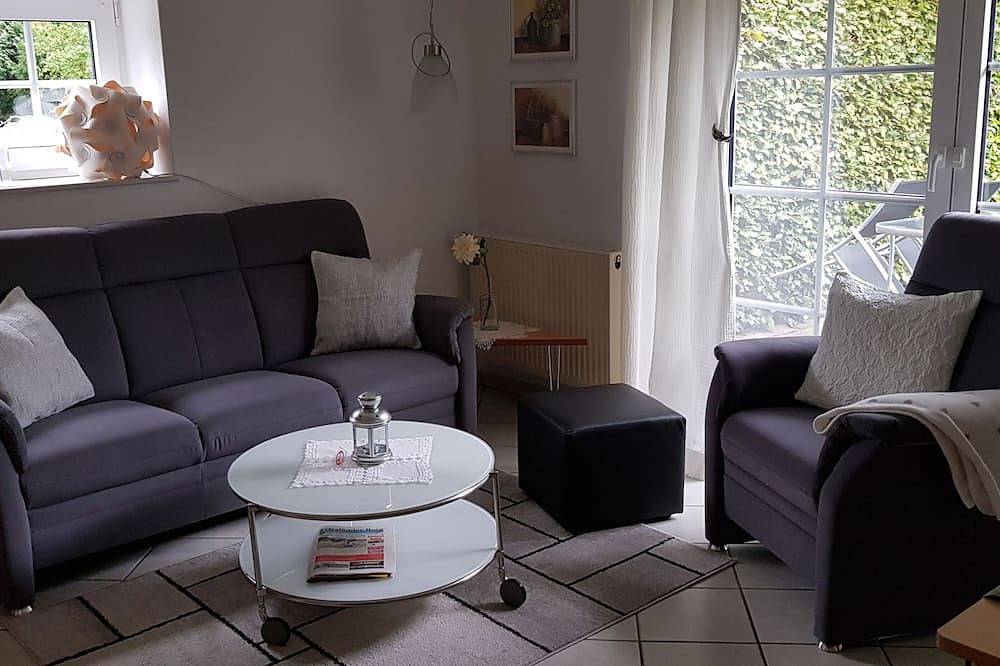 Ganze Wohnung, Ferienwohnung Warnken - 15 km vom Jadebusen an der Nordsee in Zetel, Südliche Nordseeküste