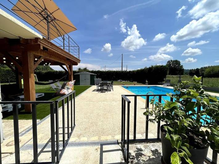 Location de vacances pour 7 personnes, avec jardin ainsi que vue et piscine à Coux-et-Bigaroque - 2