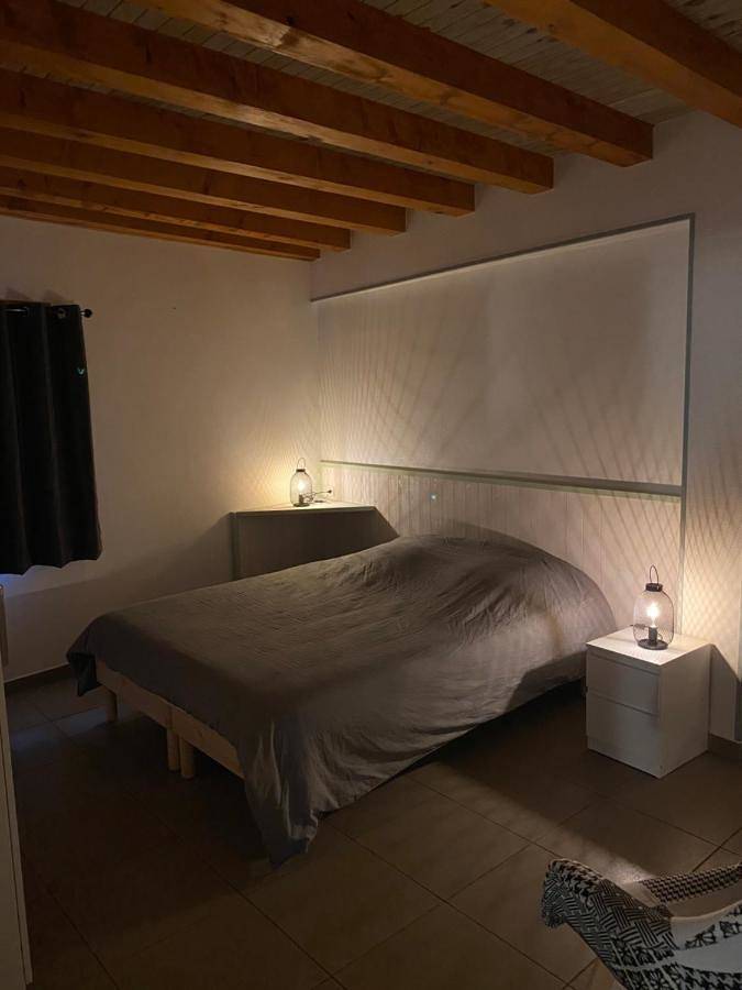 Appartement entier, Three-Bedroom Apartment in Étoges, Marne