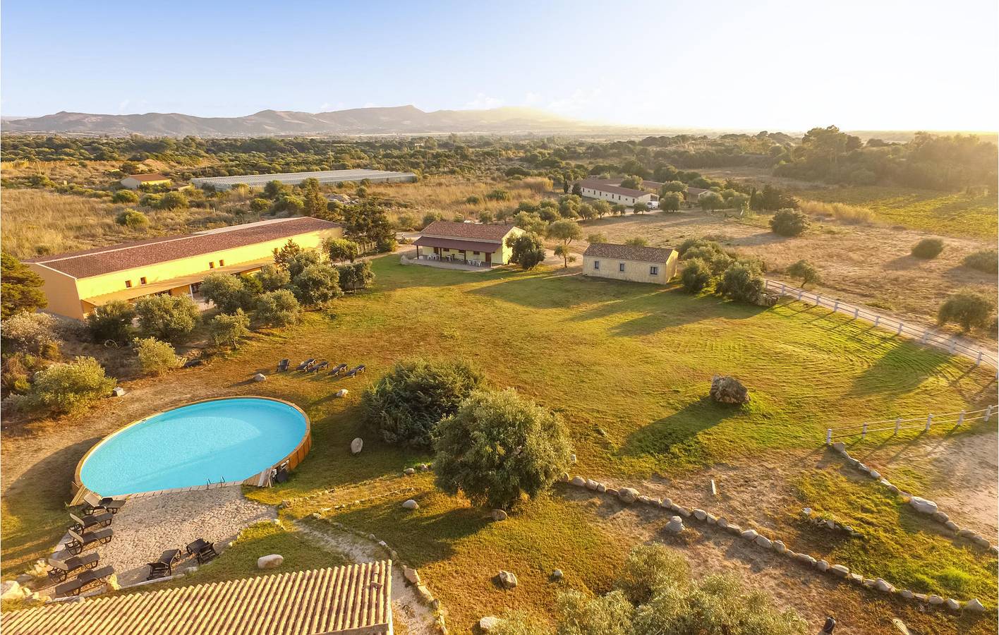 Appartement mit Pool in der Nähe des Li Junchi Beach in Badesi, Olbia-Tempio