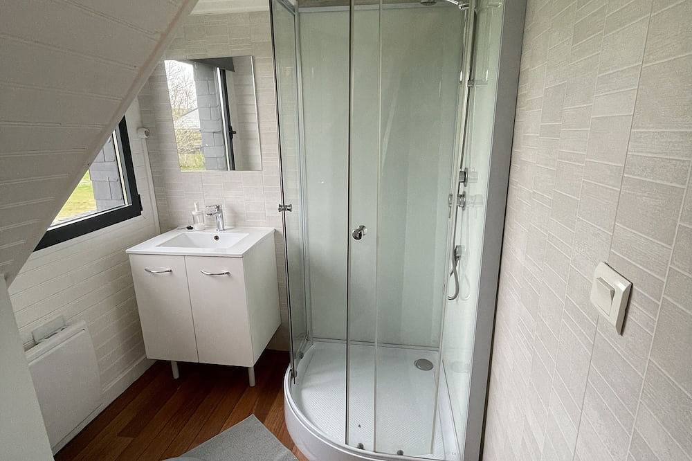 Stone farmhouse for 6 people with heated swimming pool in Trélévern, Rosa Granitküste