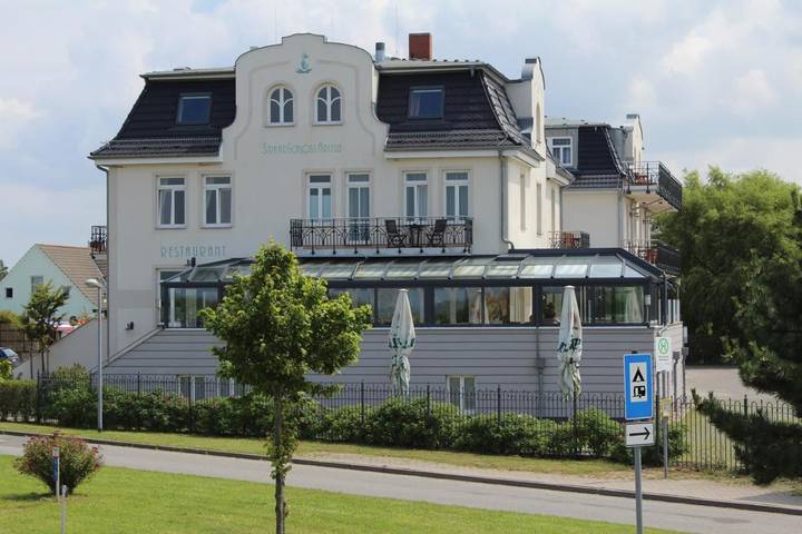Gästehaus für 2 Personen, mit Terrasse und Whirlpool sowie Sauna in Börgerende-Rethwisch