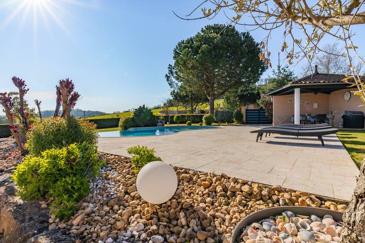 Gîte pour 6 personnes, avec piscine à Terrasson-Lavilledieu - 4