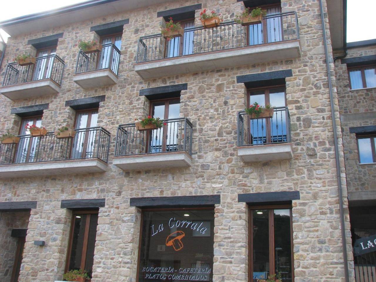 Apartahotel La Corrala in San Martín de la Virgen de Moncayo, Provincia de Zaragoza