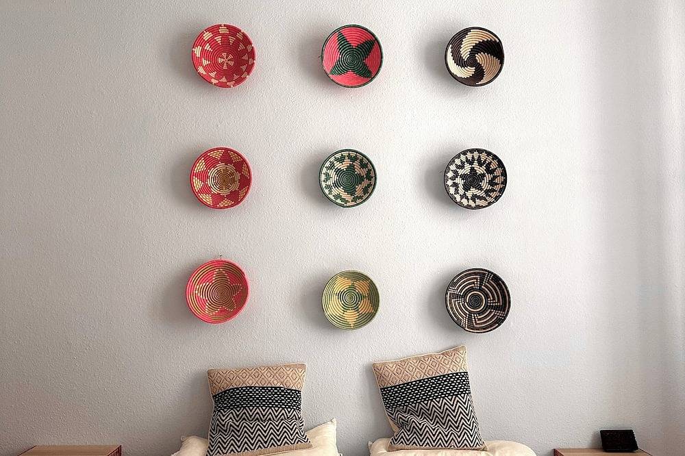 Ganze Wohnung, Farbige Design 2-Zi-Altbauwhng beim Maybachufer. Kinder- & Haustierfreundlich in Berlin Innenstadt, Berlin