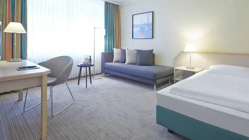 Hotel für 2 Personen, mit Sauna und Balkon in Emden - 3