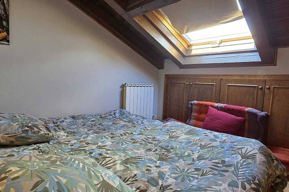 Entire apartment, Wonderful Penthouse in Puigcerdà in Puigcerdà, Catalan Pyrenees