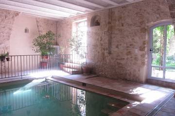 Gîte pour 4 personnes, avec terrasse ainsi que jardin et piscine à Montagnac