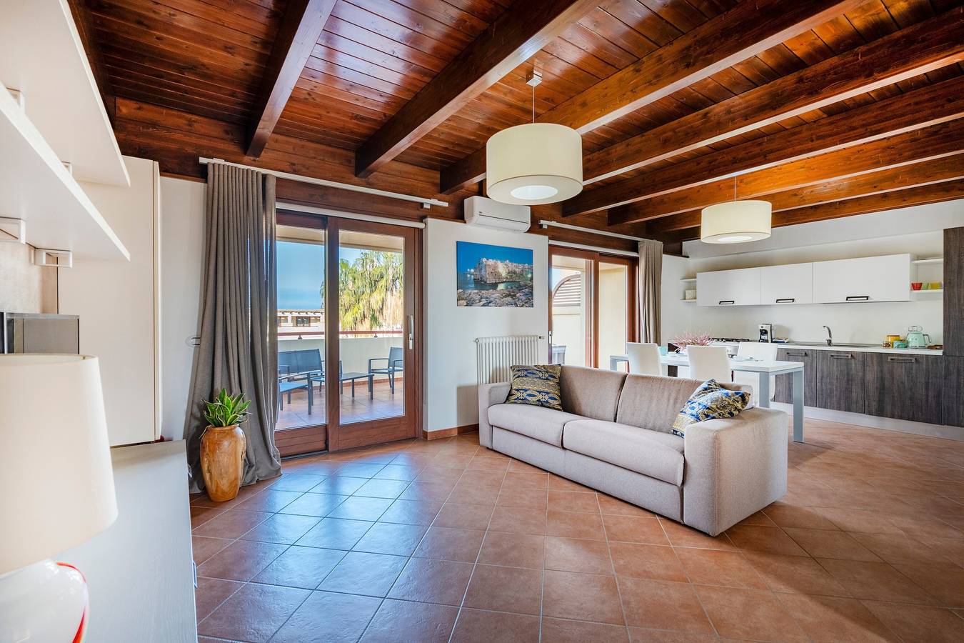 Appartement entier, Appartement 'Attico da Mare 14' avec terrasse privée, Wi-Fi et climatisation in Polignano a Mare, Province de Bari
