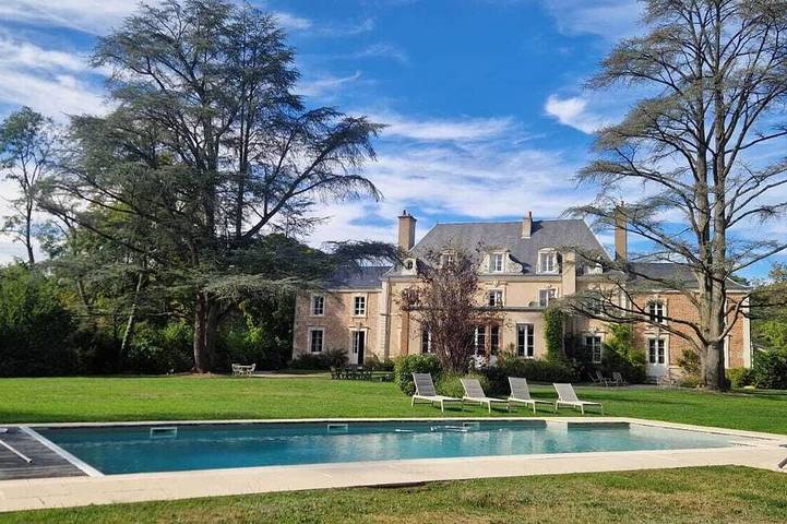 Location de vacances pour 15 personnes, avec jardin à Ligny-le-Ribault