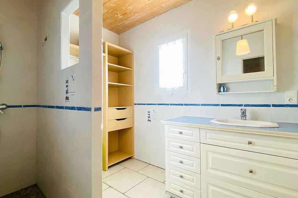 Beautiful villa, parking, garden, near the beach in La Couarde-sur-Mer, Ile de Re