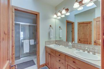 Vacation House for 8 Guests in Sunriver, Oregon, Picture 2