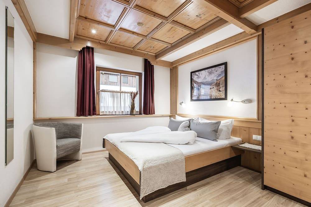 Geheel appartement, Apart barnsteen met 135 m² met een groot zonnig terras voor 6-11 personen in Glockturmkamm, Ried im Oberinntal