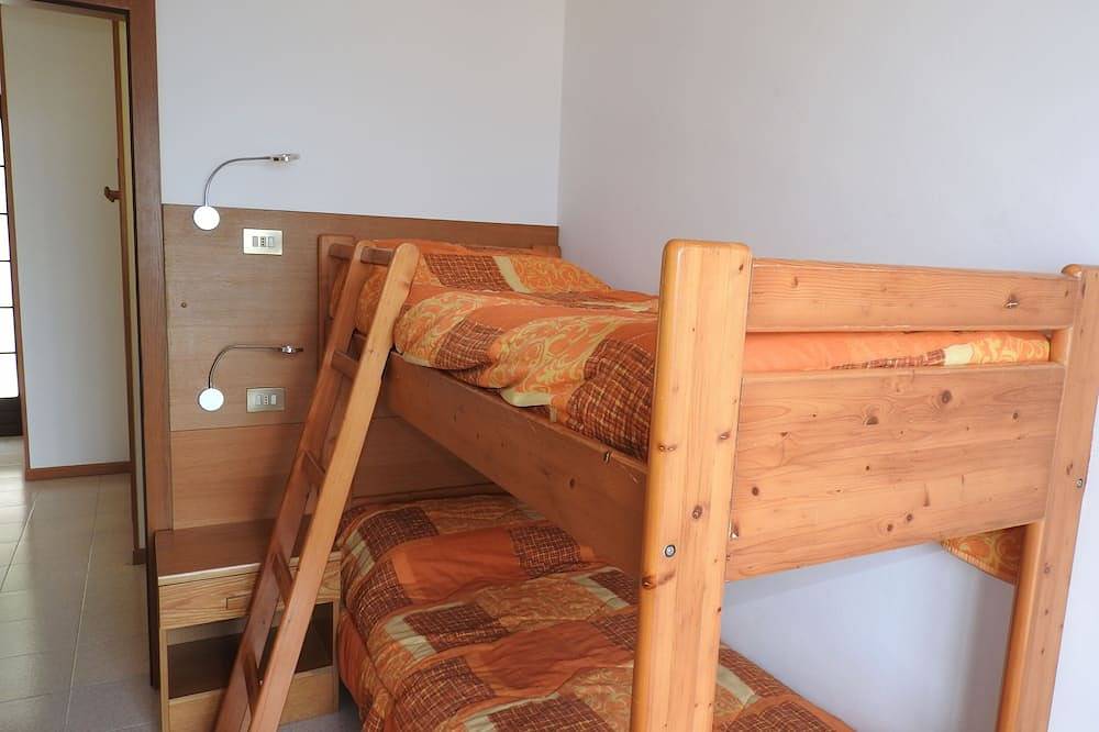 Ganze Wohnung, Apartment mit 5 Betten, Balkon mit Seeblick, kostenlose Parkplätze in Cassone di Malcesine, Malcesine