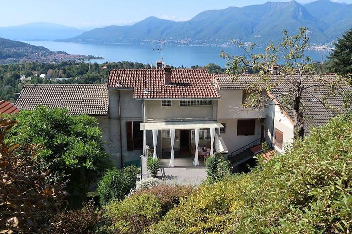 Ferienhaus für 6 Personen, mit Balkon und Garten in Comune di Luino