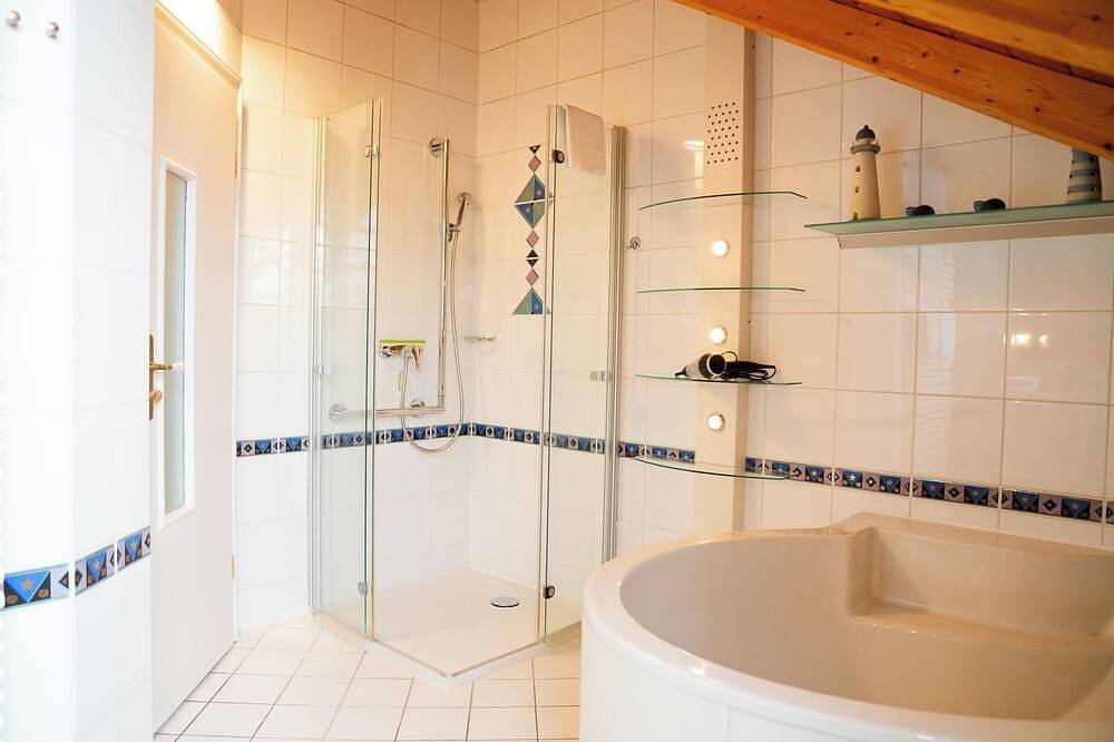 Ganze Wohnung, Ferienwohnung Landhaus in Waging am See, Rupertiwinkel