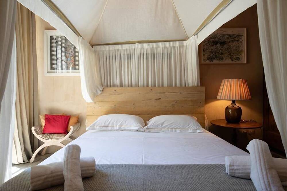 Breathtaking Villa with stunning pool on the hills overlooking Florence in Gavinana Galluzzo, Florence