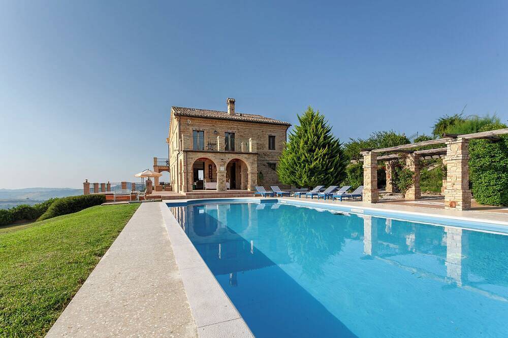 Villa Broadlea - Panoramic Private Villa With Pool in Smerillo, Fermo Provinz