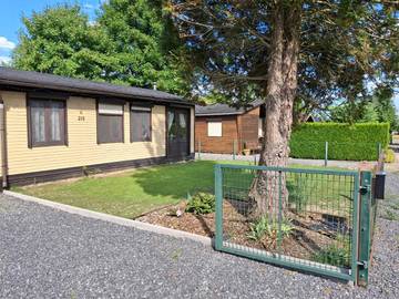 Maison de campagne pour 6 personnes, avec terrasse, animaux acceptés à Tellin