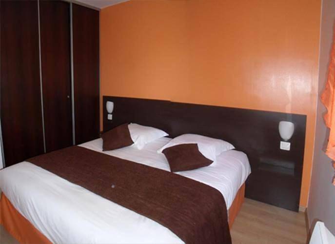 Gîte pour 4 personnes, avec jardin et piscine, animaux acceptés à Saint-Simon-de-Bordes - 3