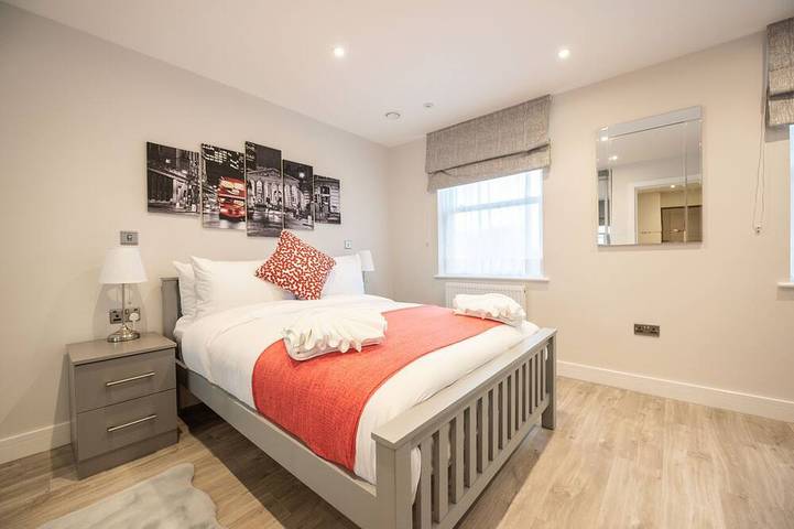 Appartement entier, Appartement-Supérieure-Salle de bain privée in Reading, Berkshire