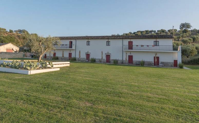 Agriturismo per 6 persone, con panorama e giardino in Provincia di Cosenza