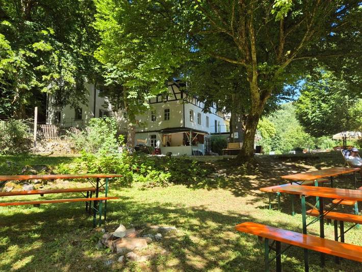 Hostel, mit Garten
