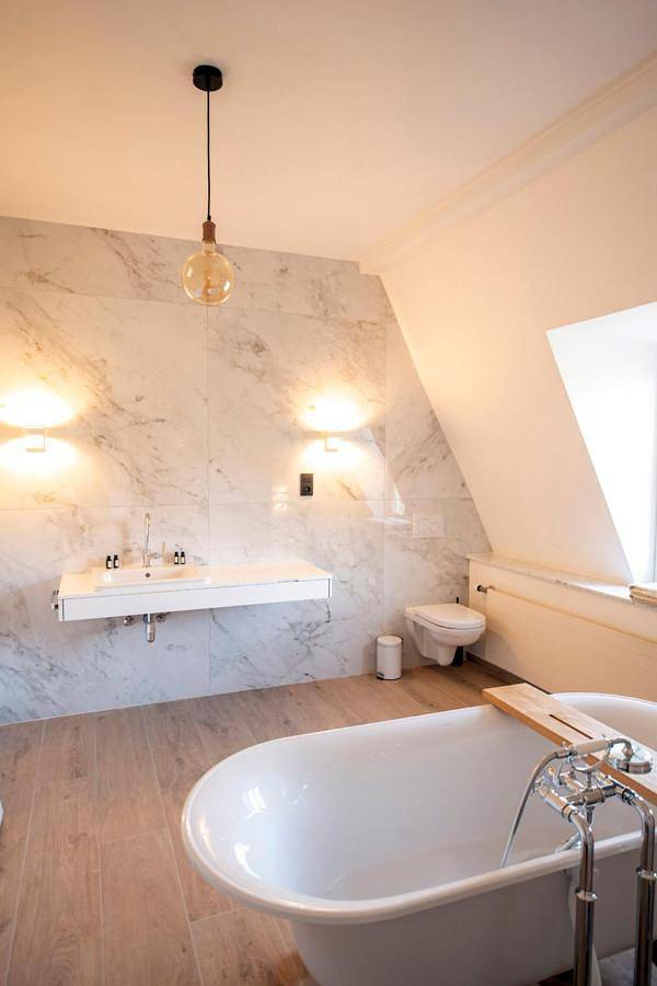 Double Room with Private Bathroom in Anthisnes, Région de Liège