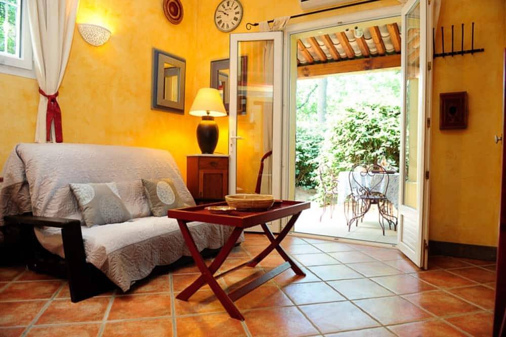 Gites de charme, Piscine chauffée privée  et solarium intérieur ,extérieur privé in Bédoin, Parc naturel régional du Mont-Ventoux