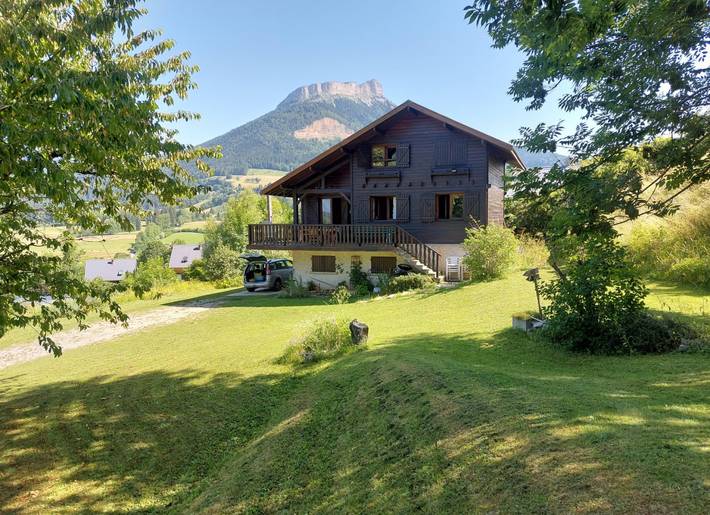 Gîte pour 8 personnes, avec balcon et jardin