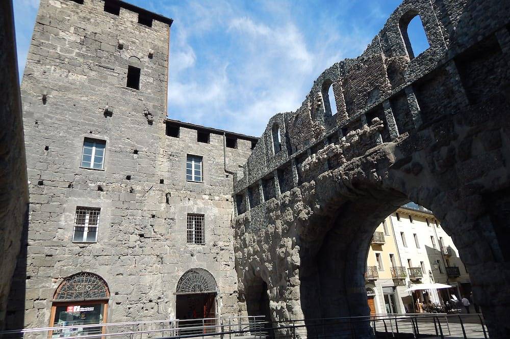 Appartement entier, Appartement by Paolo Aosta Praetoria in Aoste, Alpes valaisannes