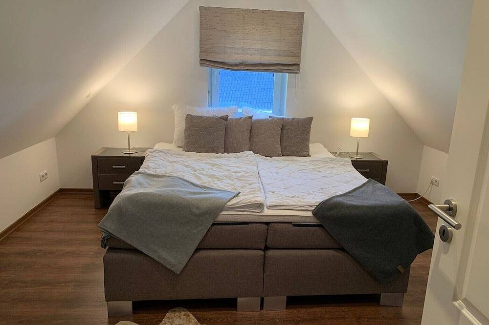 Villa Seebrise Comfort mit Kamin, Außen-Whirlpool, Sauna und Garten in Göhren-Lebbin, Fleesensee