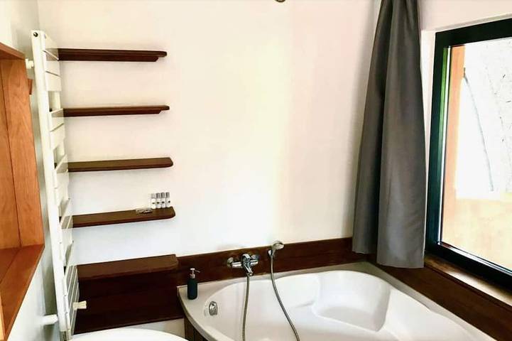 Location de vacances pour 8 personnes, avec jacuzzi et jardin, animaux acceptés à Cuers - 4